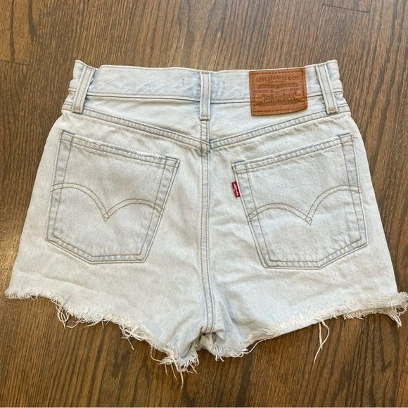 Levi’s Premium Wedgie Short size 25 in Awesome Street - Picture 9 of 9